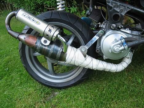 Aprilia SR50 LC - Manston Racing - Nyt Billede 06-06-06 - Powerwrap Lir billede 10