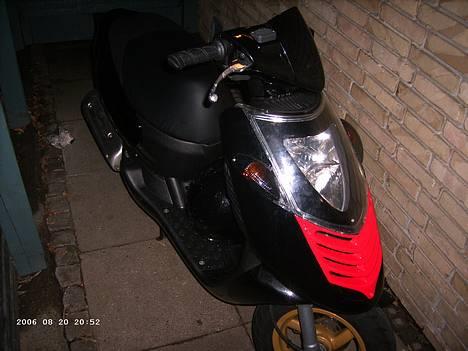 Aprilia SoNiC solgt for 11 k XD - her er den så min første sonic <3 nu repereret !! med helt nye skjold :/ næsten nye fuck det xD billede 1