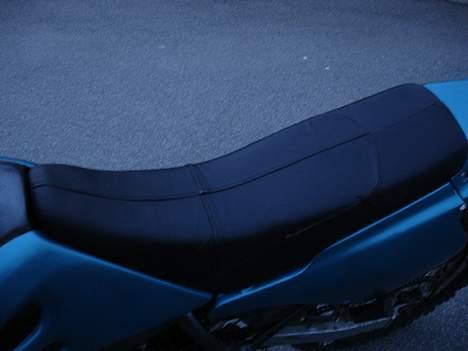 Suzuki RMX *SOLGT* - Lædersæde af guds nåde.. xD billede 4