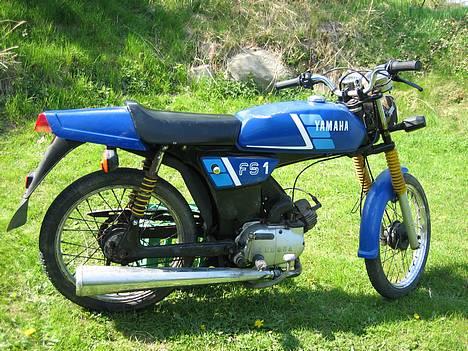 Yamaha fs-1 2 gear>>SOLGT!<< - sådan så den ud da jeg fik den ! sikke en udstødning! hehe billede 13