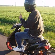 Yamaha jog as lc solgt