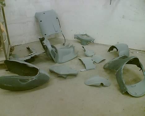 Aprilia Sonic - mine skjolde under slibning  billede 2