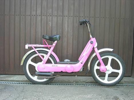 Vespa Ciao Projekt færdigt :) - Efter maling :P billede 10