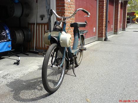 Velo Solex 3800 Delux"Veteran" - den motor som er på dette billedet, er skrottet. (den var flækket i motorblokken / krumtaphuset) motorskjolde samt benzintank genbrugt på den nye motor. som er fra 1963! billede 9