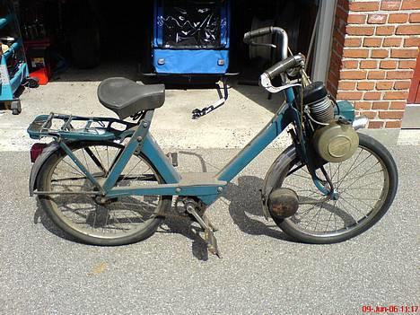 Velo Solex 3800 Delux"Veteran" - De her billeder er med den gamle motor, dem der er taget ved garagen. billede 11