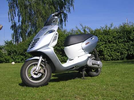Aprilia Team Extreme | Nakket :( billede 3