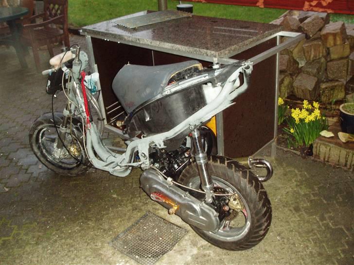 Aprilia SR 50 / Aerox SOLGT - Første op start i 08 uden for:D  billede 1