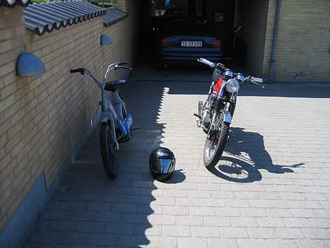 Piaggio ciao (solgt) - Sammen med min 4 gear og hjelm (front) billede 5