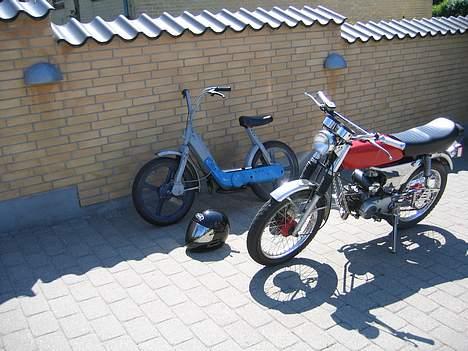 Piaggio ciao (solgt) - Sammen med min 4 gear og hjelm ( fra siden ) billede 6