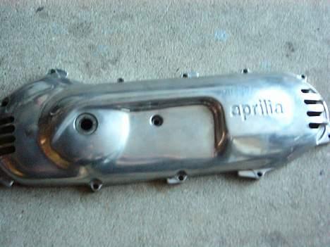Aprilia SR 50 EVO - Poleret variodæksel med udskårne langhuller billede 9