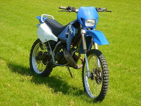 Suzuki RMX SOLGT - farven på billederne passer ikke helt, da de er lidt lysere billede 1