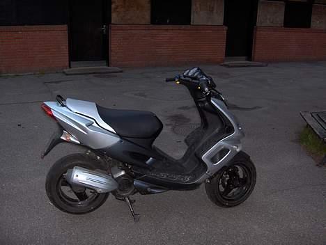 Peugeot Speedfight 2 billede 2