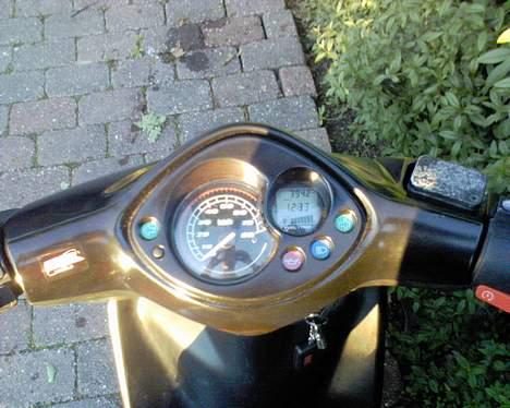 Yamaha jog r (solgt) billede 4