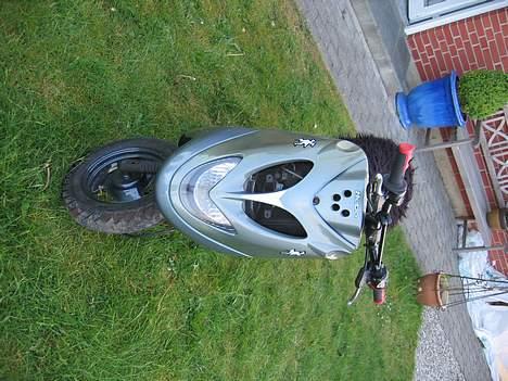 Yamaha Jog - solgt - Areox front billede 2