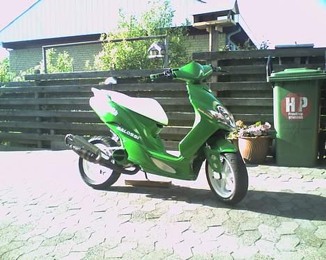 Yamaha jog r ( SOLGT ) - Taget med mobil billede 1