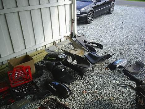 Yamaha Neos // Solgt - Ja, Golfen fik lov til at stå ude i det fine vejr .. heh.. billede 8