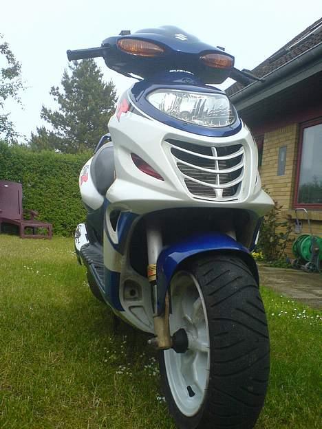 Suzuki Katana AY50 R LC *SOLGT* - Det fedeste billede! :D billede 1