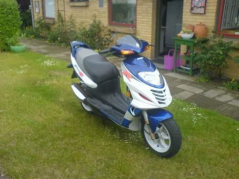 Suzuki Katana AY50 R LC *SOLGT* billede 2