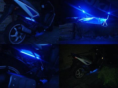 Suzuki Katana AY50 R LC *SOLGT* - De to neon-rør. billede 8