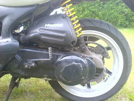 Suzuki Katana AY50 R LC *SOLGT* - 13" Bag :)   ---> har taget det hebo klistermærke af, ska man ikke køre med hvis det standart! men der kommer snart noget hebo luftfilter på! :D billede 13