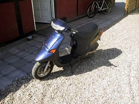 PGO comet Solgt. - Ja sådan så den ud da jeg købte den rimdelig Std men har dog pillet spejlene af der hehe. billede 2