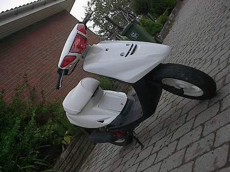 Yamaha jog (solgt) billede 7