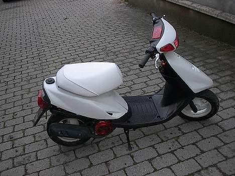 Yamaha jog (solgt) billede 11