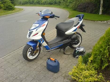 Suzuki Katana AY50 R LC *SOLGT* billede 20