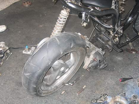 Suzuki estilete projekt - slick dæk :D billede 2