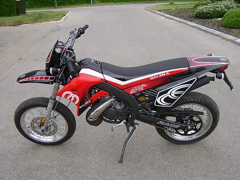 Gilera SMT - Solgt! :( - 20/6-06: Og lige den anden side :P billede 6