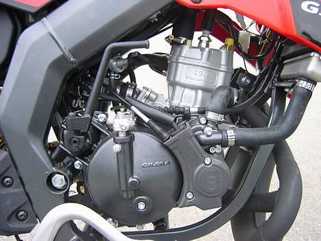 Gilera SMT - Solgt! :( - 20/6-06: Motoren.. Den starter og kører PERFEKT! billede 8