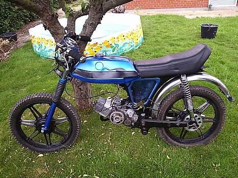 Puch Monza 2 gear - Monzaen.. der kommer nyt ledningsnet på.. billede 1