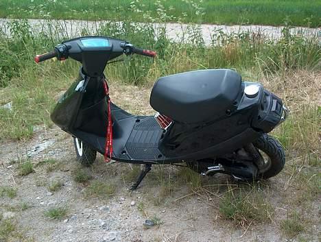 Yamaha Jog Black an Red Solgt - Som den lige står nu billede 6