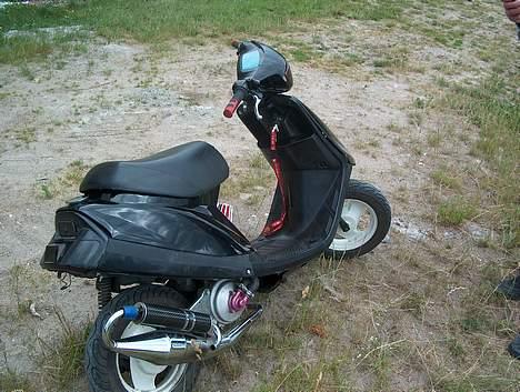 Yamaha Jog Black an Red Solgt - som den står nu billede 7