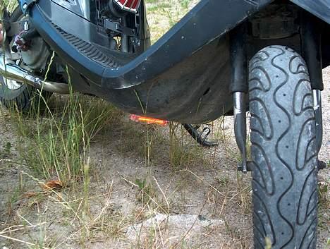 Yamaha Jog Black an Red Solgt billede 10