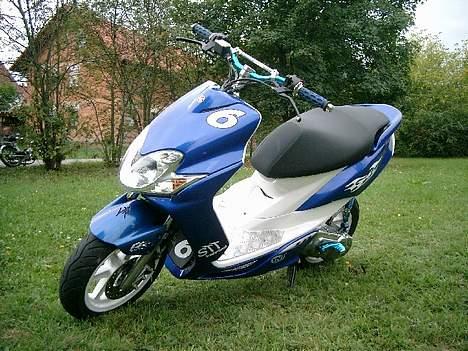 Yamaha Jog R LC ( Skriv her ! ) - Se den dog bare stå der. billede 6