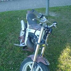 Suzuki Street Magic Solgt
