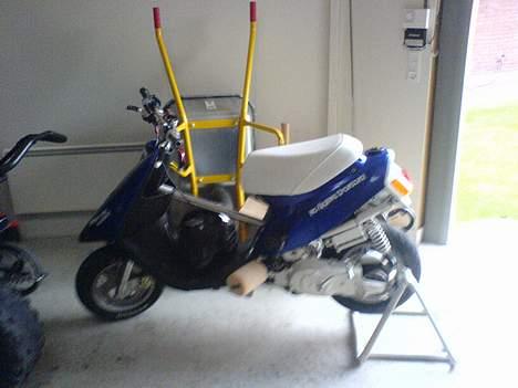 Yamaha jog med evo ac på SOLGT billede 1
