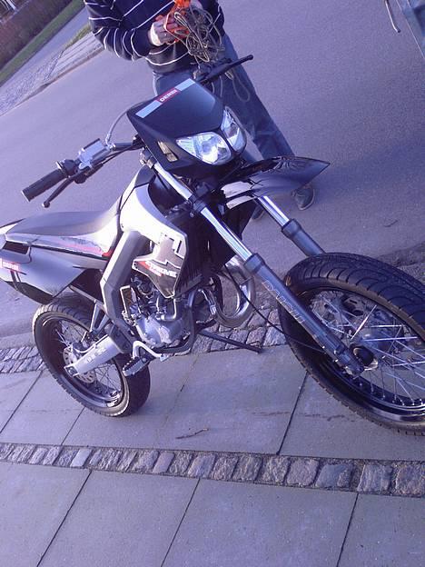 Derbi Senda SM-Xtreme Solgt - Mega lækker :D & OND :D Da køberen kom efter den.. kun 4 timers kørsel fra mig ;)  billede 1