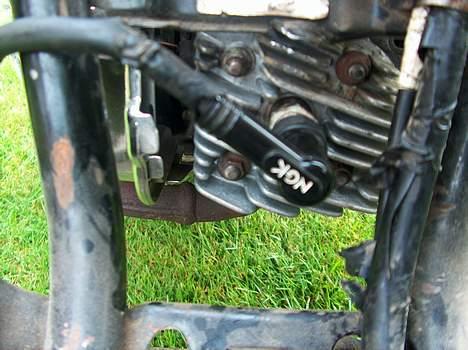 Yamaha jog fs projekt#STJÅLET# - ngk det dur... men sætter måske det røde silikone kabel de har lavet på i stedet billede 8