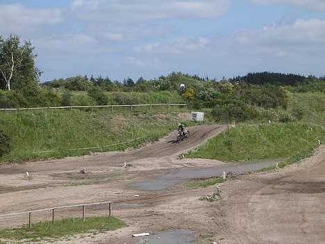 TM mx 125 STJÅLET - god landing efter det store kasse hop i dahl billede 4