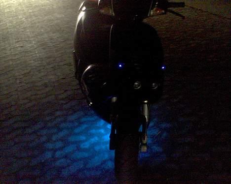 Piaggio NRG (SOLGT) - Neon og dioder sejt billede 9