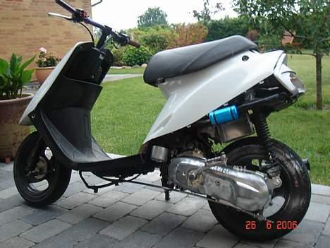 Yamaha JOG solgt - Blå indsugnings forstærker og skjoldet chrom malet . billede 11