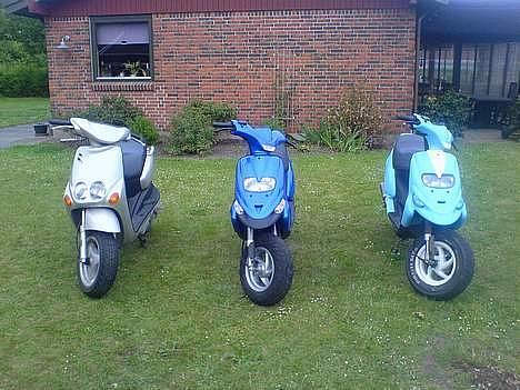 Gilera Stalker - Kimze´s neos i venstre side og Jannik´s blå lyn højre ;) billede 7