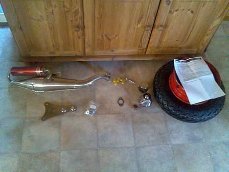 PGO Hot 50 - SOLGT - Ting der skal på nu her: hebo escape, 4,5 gr ruller, Axwin chrom powerfilter, bagdæk 130/90 - 10... billede 12