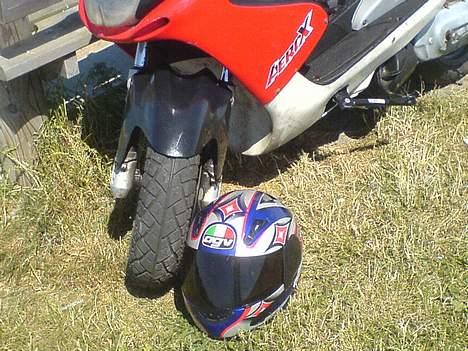 Yamaha Aerox -STJÅLET! - Yamaha AeroX og min hjelm :0 billede 8