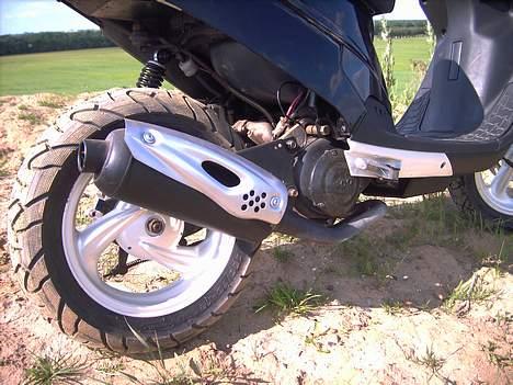 PGO Tornado # Byttet #  - Udstødningen og det perlemorshvide bagfælge. billede 6