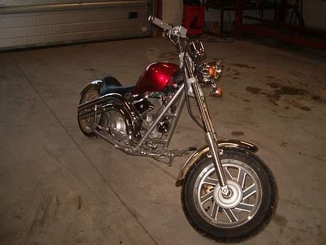 Kawasaki Yamaha, Honda ,Piaggo Osv - Min FEDE Chopper Rød tank Grå Sutter billede 4