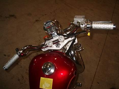 Kawasaki Yamaha, Honda ,Piaggo Osv - Min FEDE Chopper Rød tank Grå Sutter billede 5