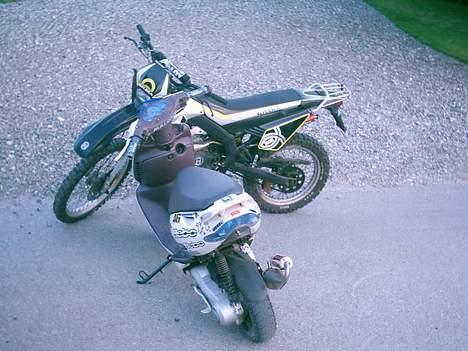 Aprilia sonic - mig og en kammerat var lige ude og drive billede 1